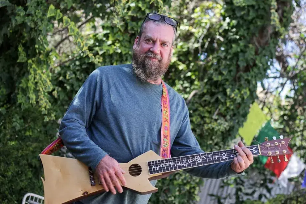 Zach Farley | Artist • Luthier • Creator • Musician • Student • Teacher